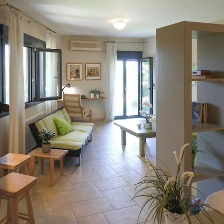 Apartment With Garden In Thessaloniki. ภายนอก รูปภาพ