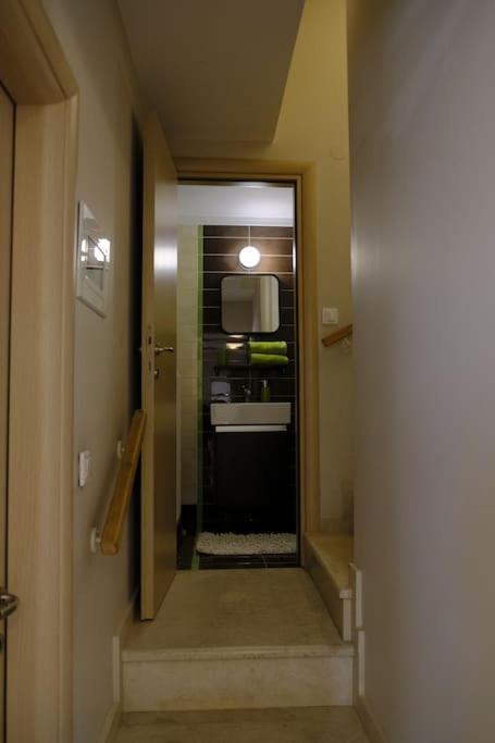 Apartment With Garden In Thessaloniki. ภายนอก รูปภาพ