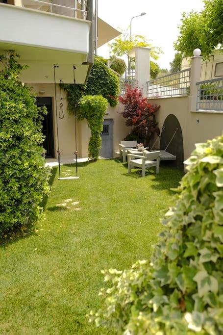 Apartment With Garden In Thessaloniki. ภายนอก รูปภาพ